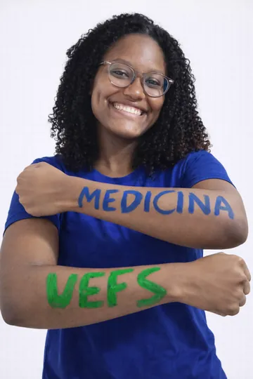 Isabelle — Aprovada em Medicina UEFS