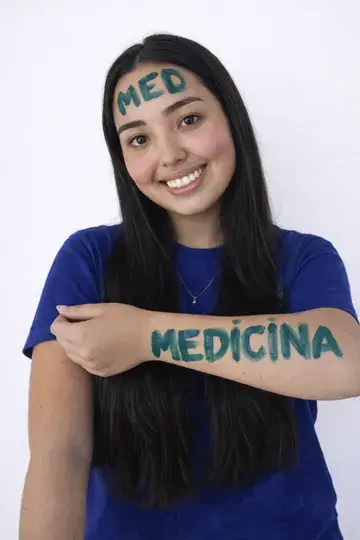 Brenda Galvão, Aprovada em Medicina UNICENTRO
