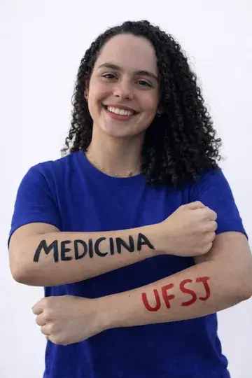 Brenda Pinheiro, Aprovada em Medicina UFSJ