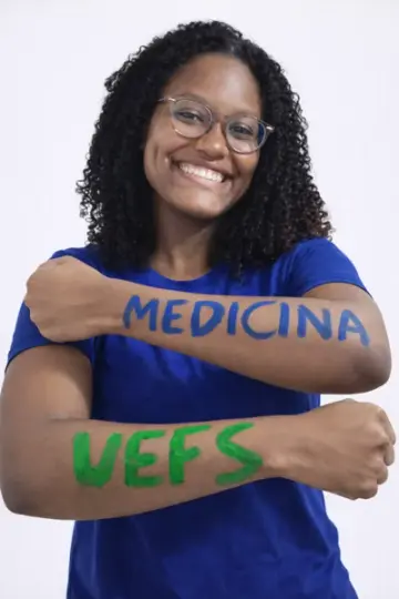 Isabelle, Aprovada em Medicina UEFS