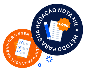 Celular com a plataforma do Aprova Total na tela